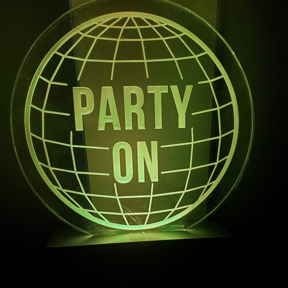 Brand new Color Changing Disco Ball Table Top Light - Picture 2 of 11